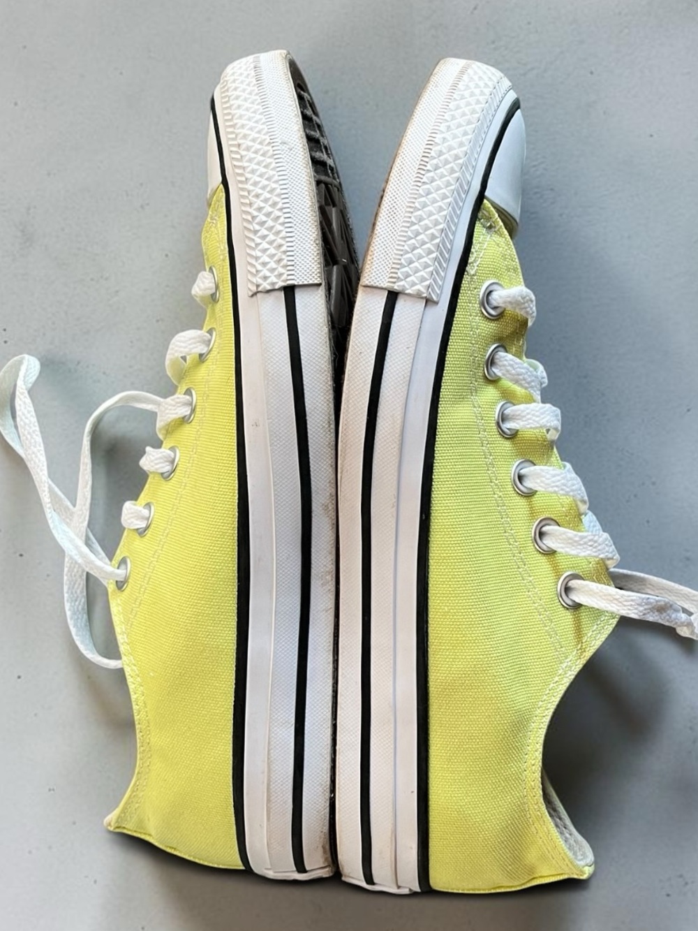 ON HOLD - Converse Chuck Taylor All Star Low Light Yellow Women’s 8 Men’s 6 - Picture 6 of 12